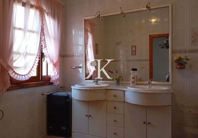 Wiederverkauf - villa - Daya Nueva - Costa Blanca