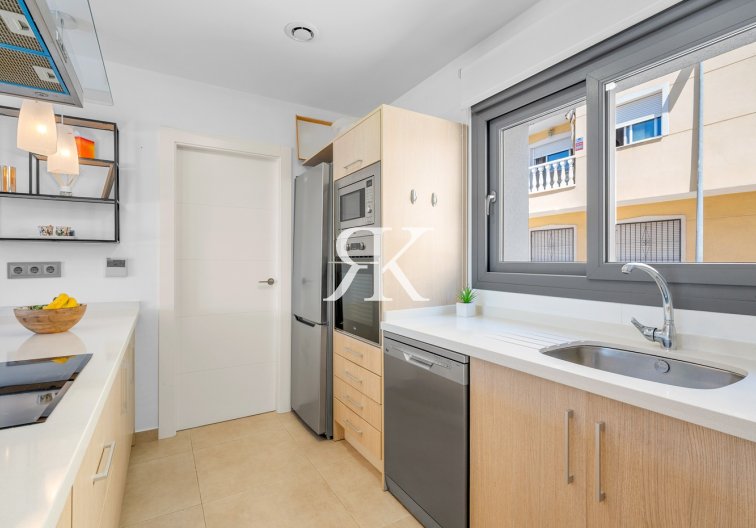 Herverkoop - town house - Formentera del Segura - Costa Blanca