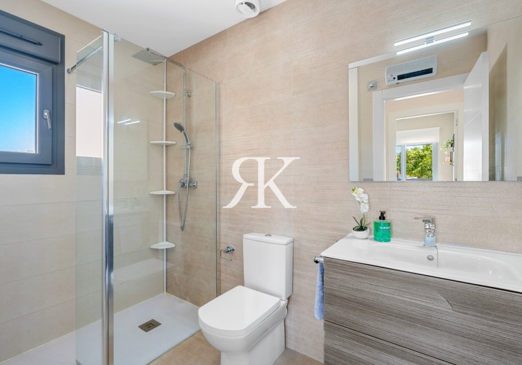 Herverkoop - town house - Formentera del Segura - Costa Blanca