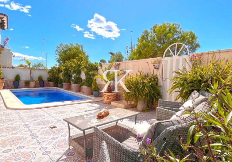 Revente - villa - Orihuela Costa - Costa Blanca