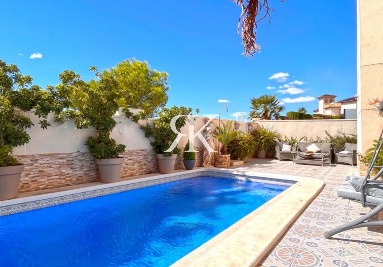 Revente - villa - Orihuela Costa - Costa Blanca