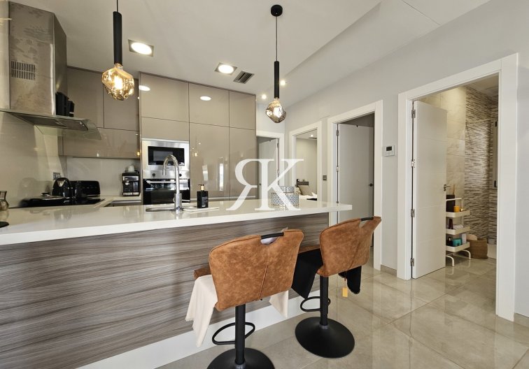 Revente - villa - Villamartin - Costa Blanca