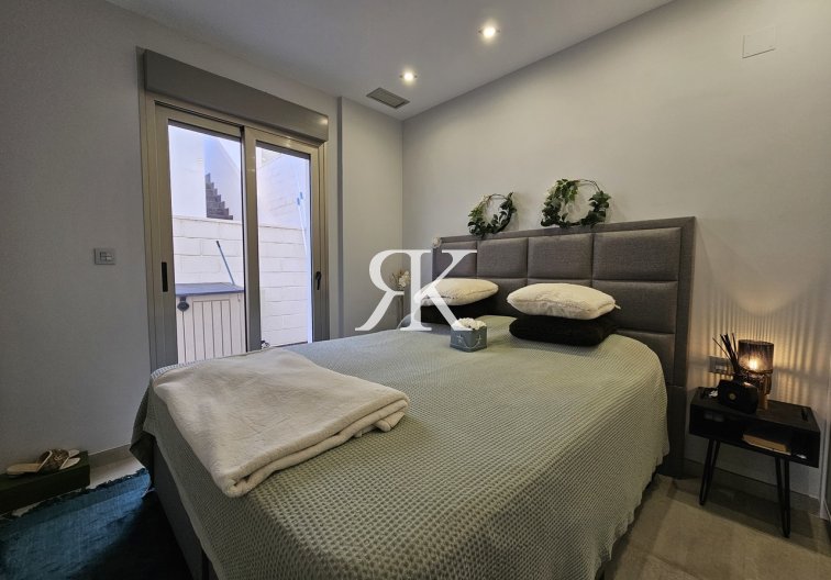 Revente - villa - Villamartin - Costa Blanca