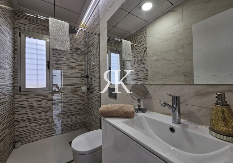 Revente - villa - Villamartin - Costa Blanca