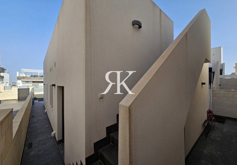 Revente - villa - Villamartin - Costa Blanca