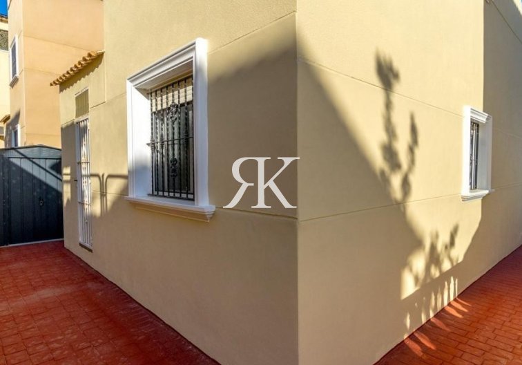 Wiederverkauf - villa - Orihuela Costa - Costa Blanca