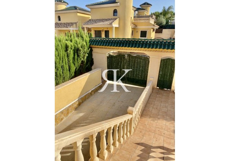 Revente - Semi Detached - Villamartin