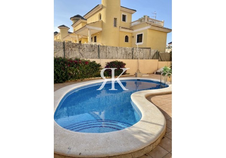 Revente - Semi Detached - Villamartin