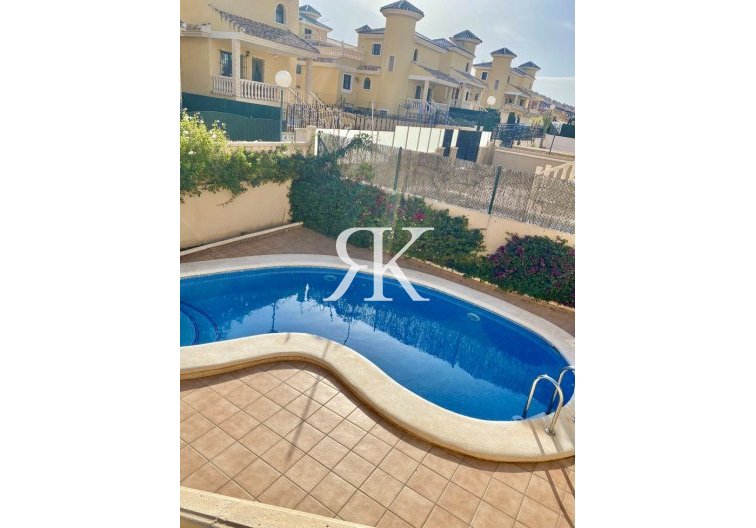 Revente - Semi Detached - Villamartin