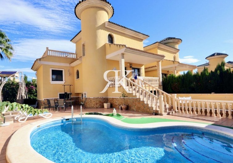 Revente - Semi Detached - Villamartin