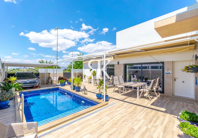 Wiederverkauf - villa - Daya Nueva - Costa Blanca