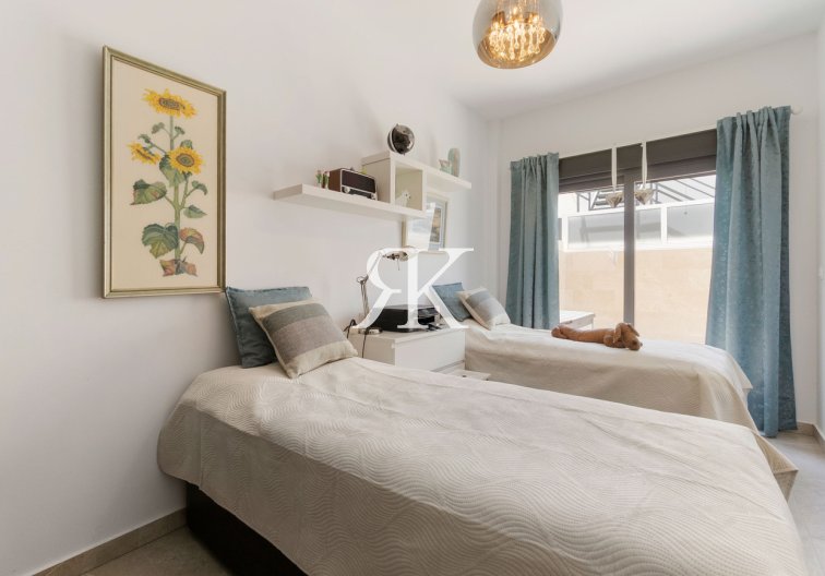 Wiederverkauf - villa - Daya Nueva - Costa Blanca