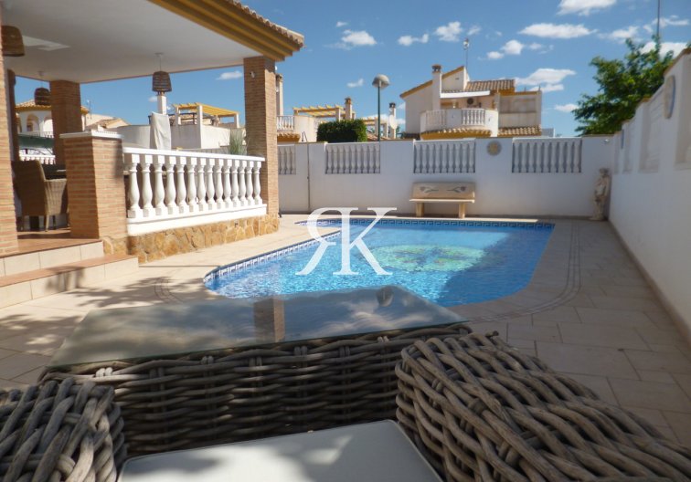 Revente - villa - Pilar de la Horadada - Costa Blanca