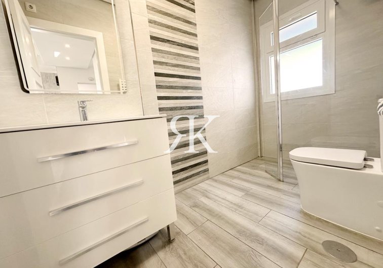 Resale - villa - La Torre Golf Resort - Inland