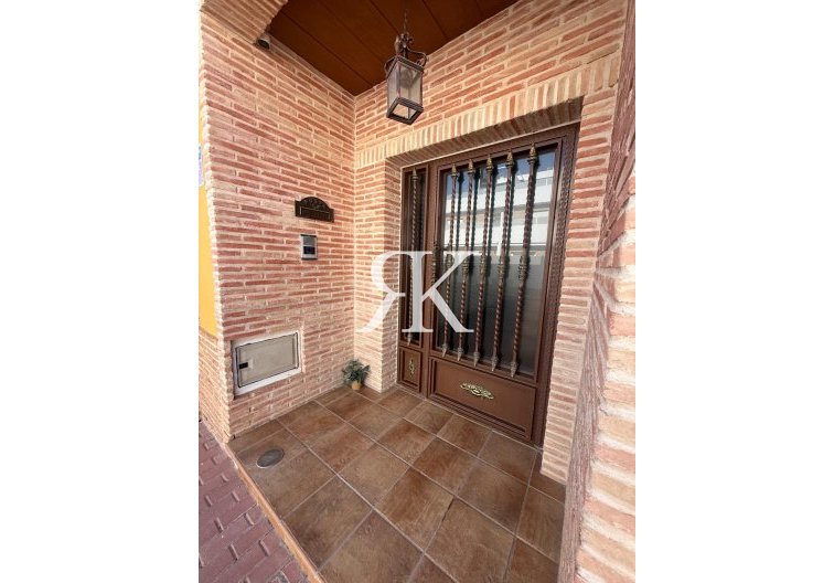 Herverkoop - town house - Avileses