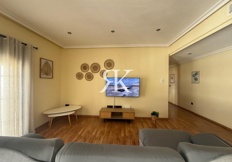 Herverkoop - town house - Avileses