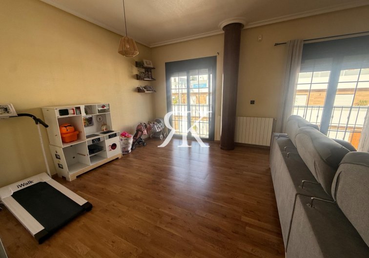 Herverkoop - town house - Avileses