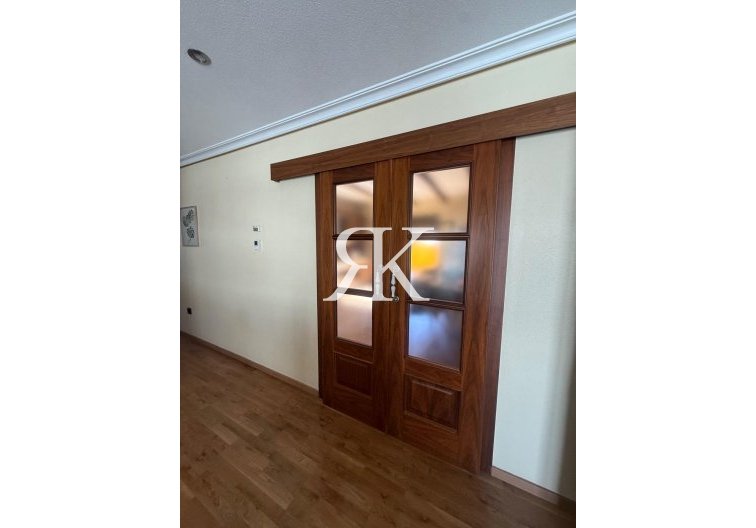 Herverkoop - town house - Avileses