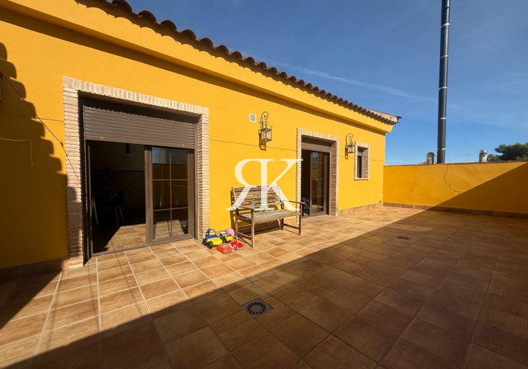 Herverkoop - town house - Avileses