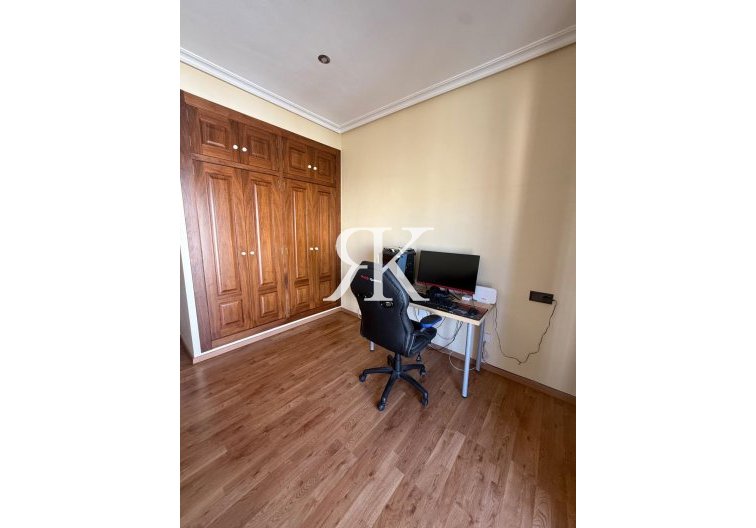 Herverkoop - town house - Avileses