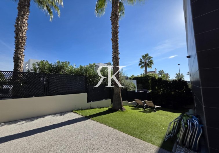 Revente - villa - Orihuela Costa - Villamartín