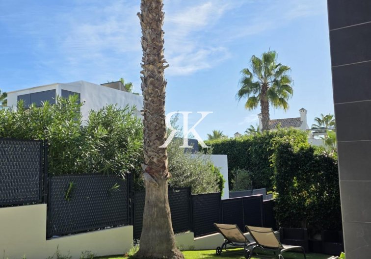 Revente - villa - Orihuela Costa - Villamartín