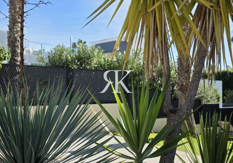 Revente - villa - Orihuela Costa - Villamartín