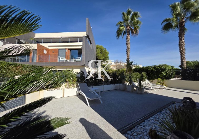 Revente - villa - Orihuela Costa - Villamartín
