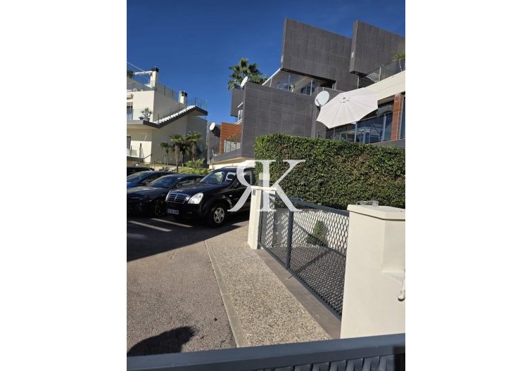 Revente - villa - Orihuela Costa - Villamartín