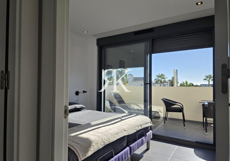 Revente - villa - Orihuela Costa - Villamartín