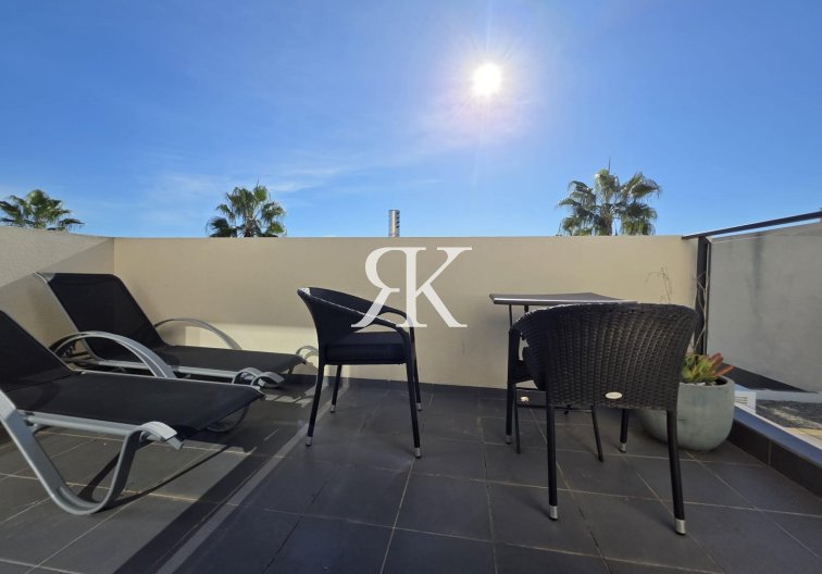 Revente - villa - Orihuela Costa - Villamartín