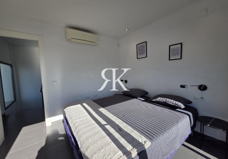 Revente - villa - Orihuela Costa - Villamartín