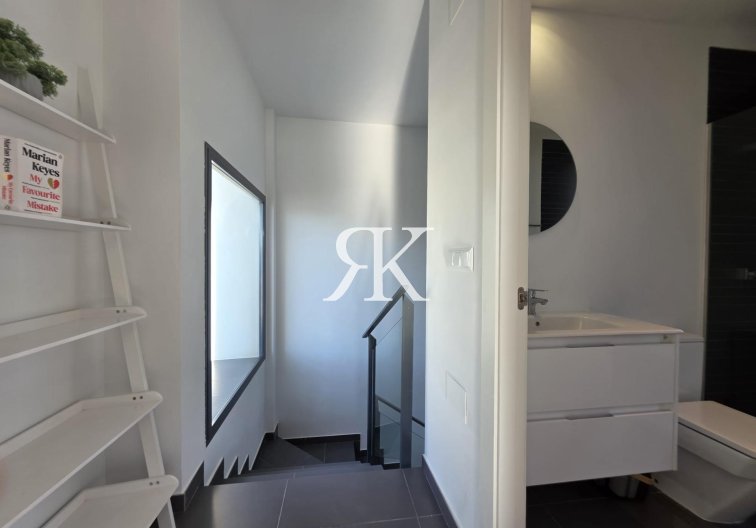 Revente - villa - Orihuela Costa - Villamartín