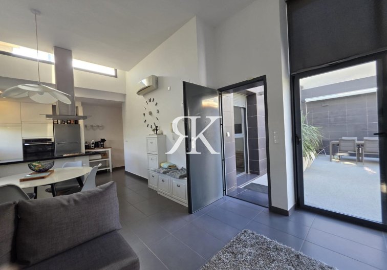 Revente - villa - Orihuela Costa - Villamartín