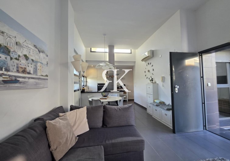 Revente - villa - Orihuela Costa - Villamartín