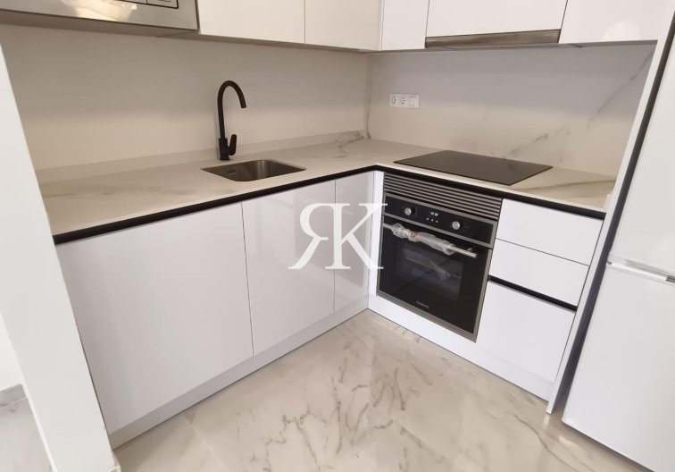 Resale - town house - Torrevieja - Aguas Nuevas