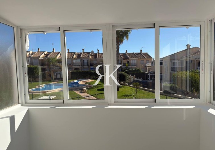 Resale - town house - Torrevieja - Aguas Nuevas