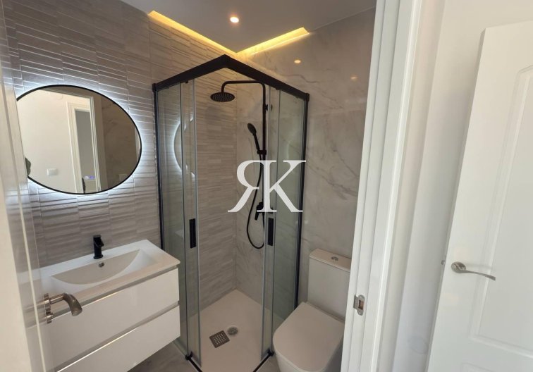 Resale - town house - Torrevieja - Aguas Nuevas