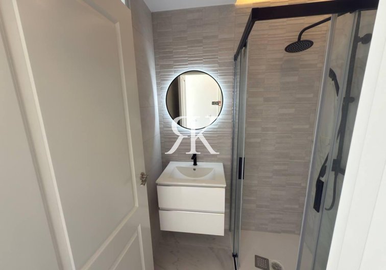 Resale - town house - Torrevieja - Aguas Nuevas