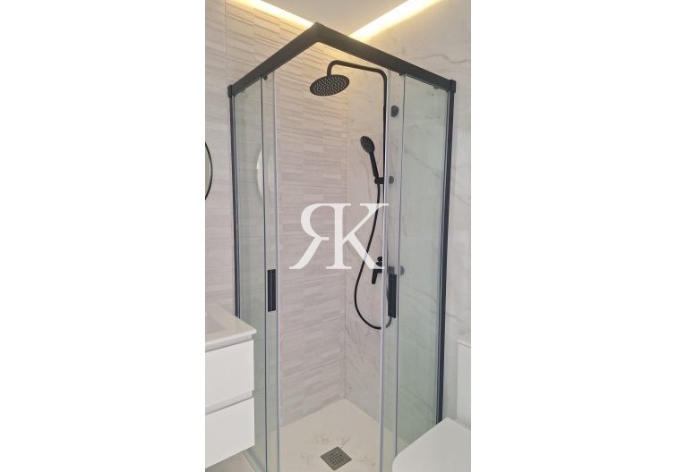 Resale - town house - Torrevieja - Aguas Nuevas