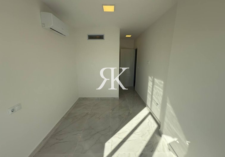 Resale - town house - Torrevieja - Aguas Nuevas