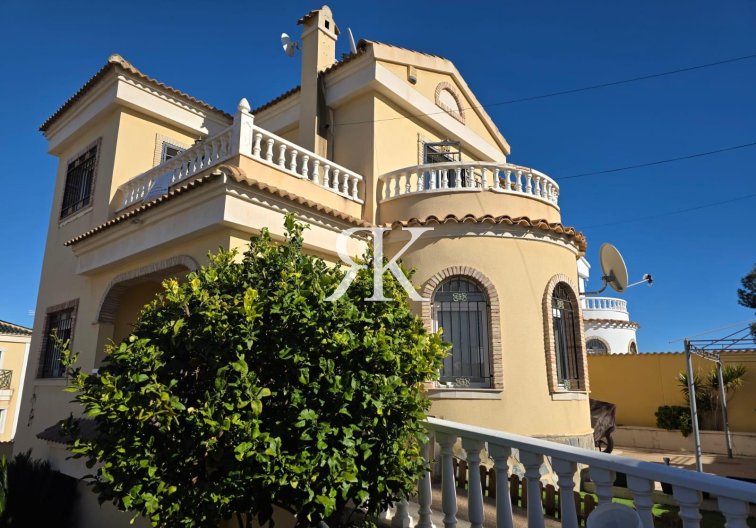 Segunda mano - villa - Orihuela Costa - Villamartín-las Filipinas