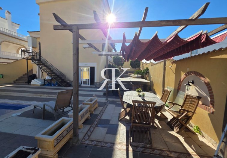 Segunda mano - villa - Orihuela Costa - Villamartín-las Filipinas