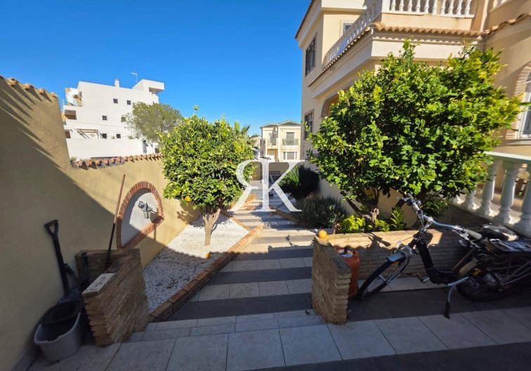 Segunda mano - villa - Orihuela Costa - Villamartín-las Filipinas