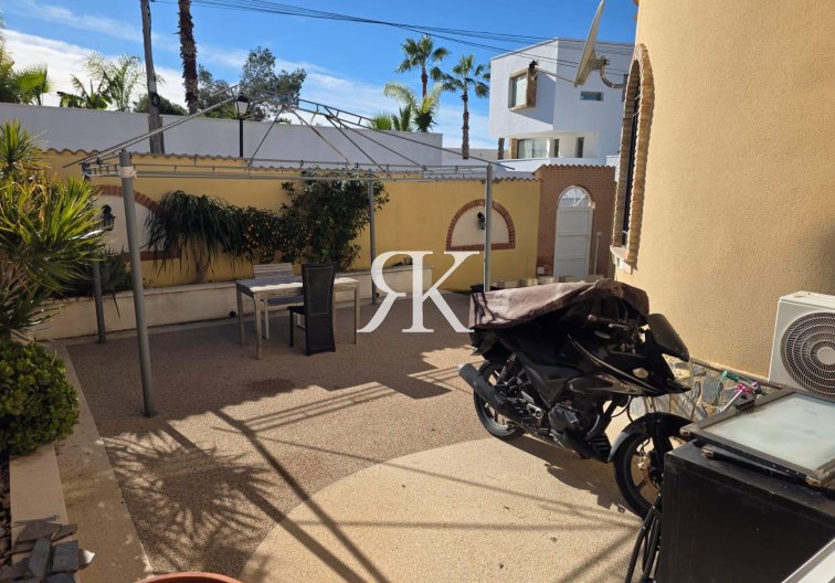 Segunda mano - villa - Orihuela Costa - Villamartín-las Filipinas