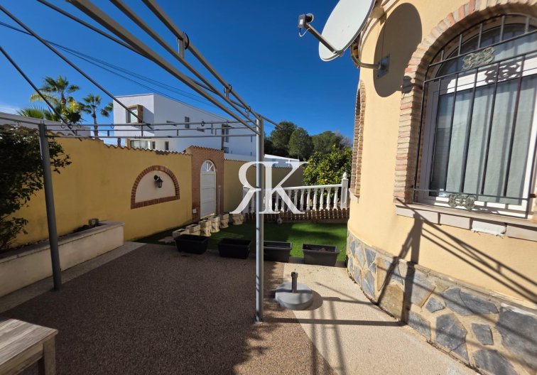 Segunda mano - villa - Orihuela Costa - Villamartín-las Filipinas