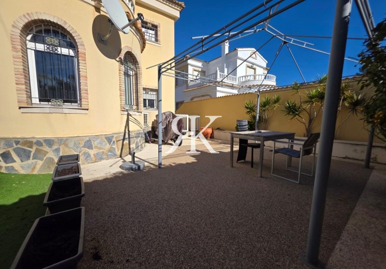 Segunda mano - villa - Orihuela Costa - Villamartín-las Filipinas