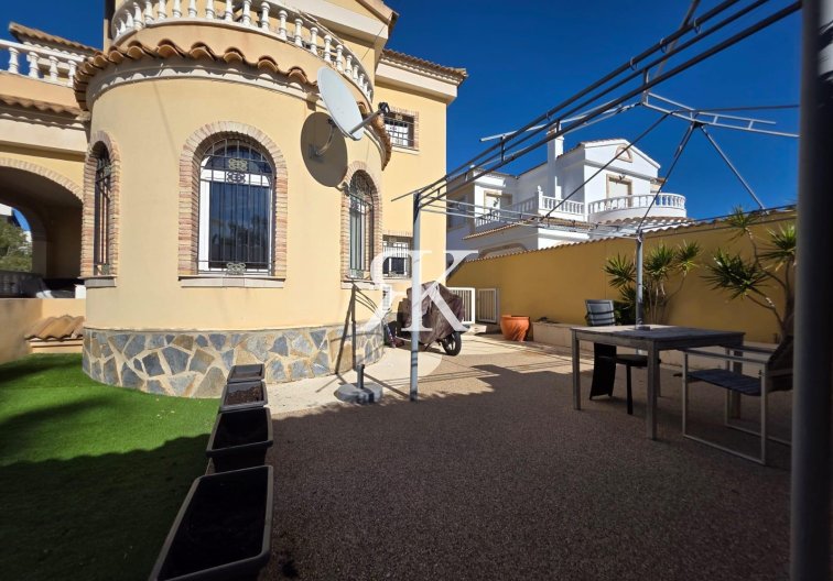 Segunda mano - villa - Orihuela Costa - Villamartín-las Filipinas