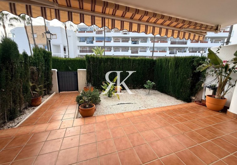 Resale - Apartment - Orihuela Costa - Villamartín