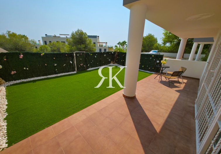 Resale - Apartment - Villamartin - Costa Blanca